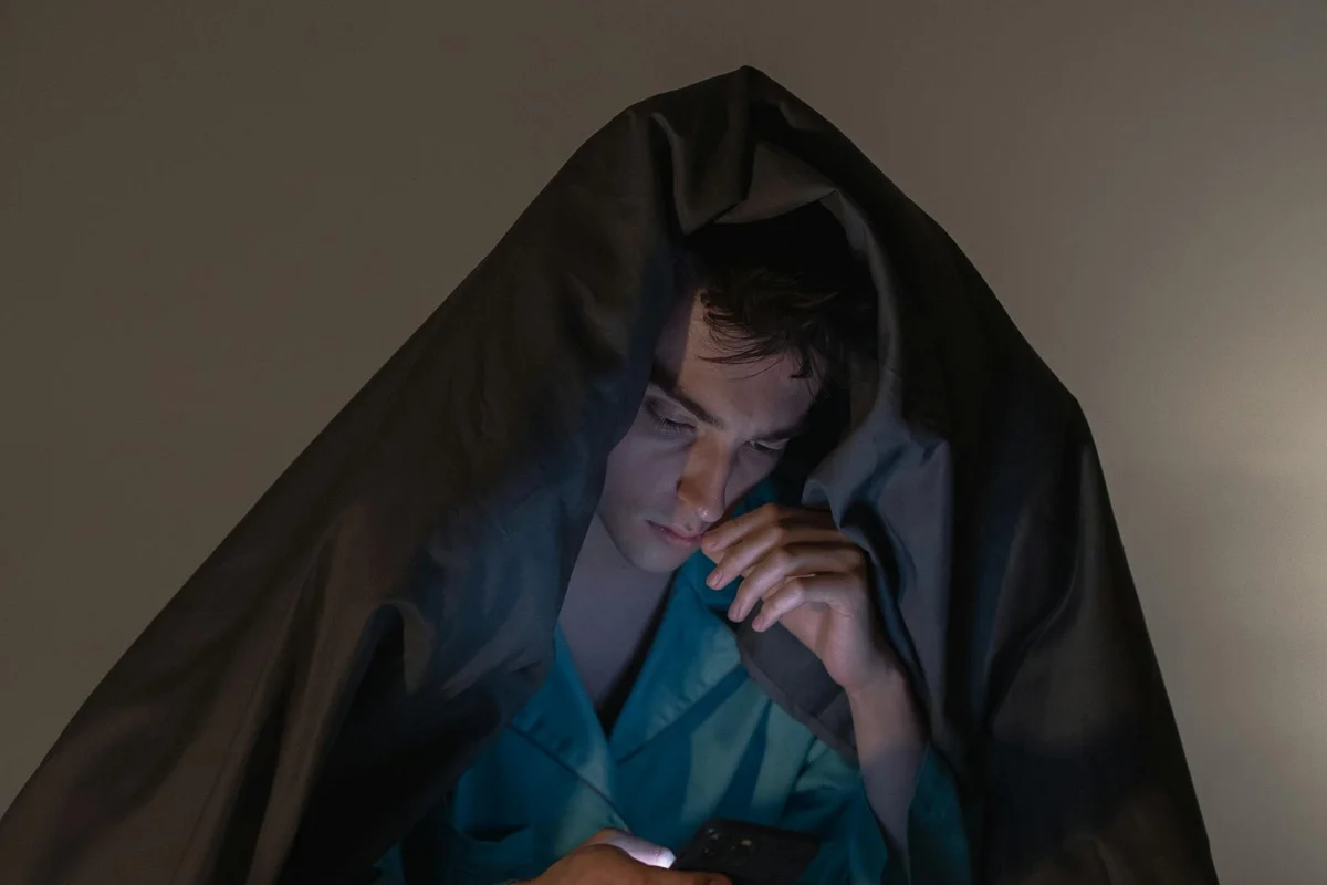 Werde ich ge-catfished? 8 Anzeichen, dass ihr Profil gefälscht ist